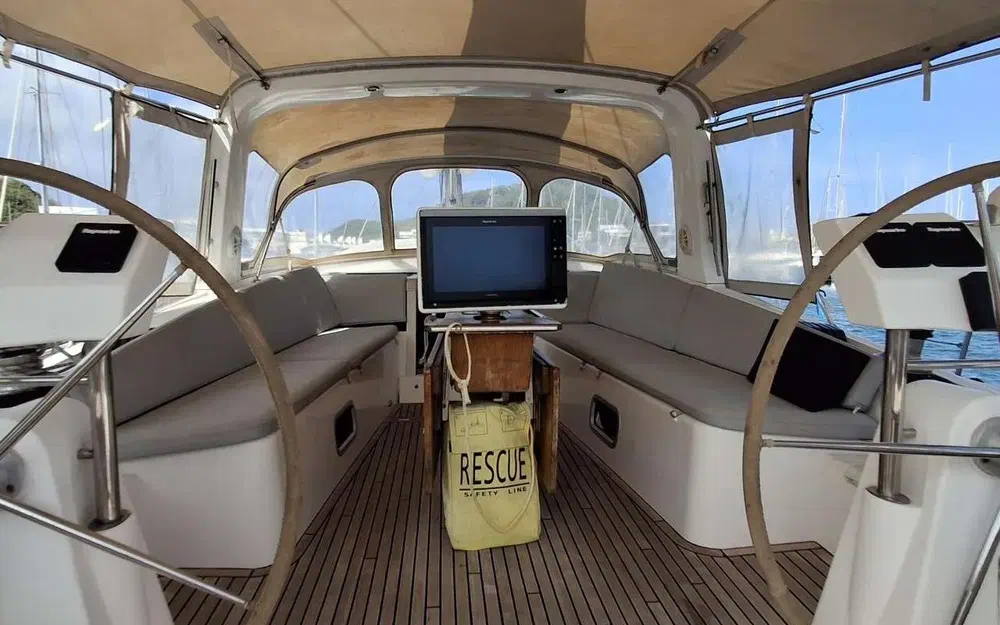 slider 5 Beneteau Oceanis 58