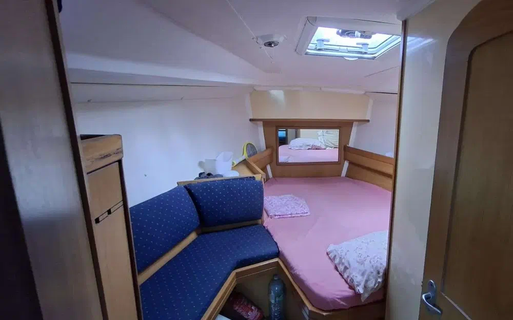 slider 23 Poncin Yachts Harmony 42