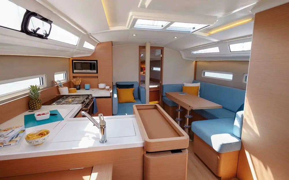 slider 8 Jeanneau Sun Odyssey 410