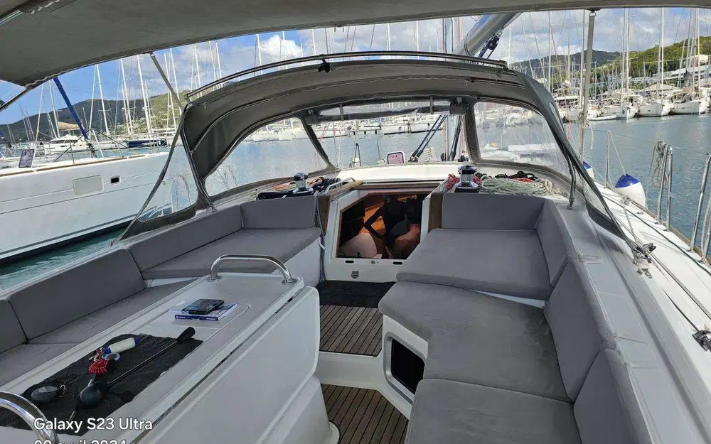 slider 10 Jeanneau 53