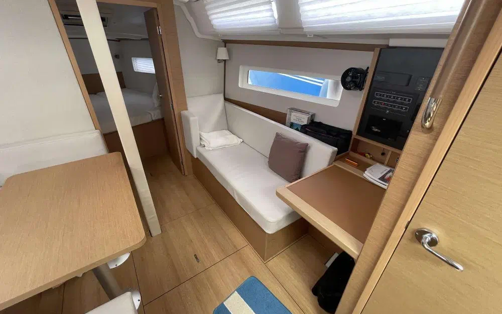 slider 24 Jeanneau Sun Odyssey 380