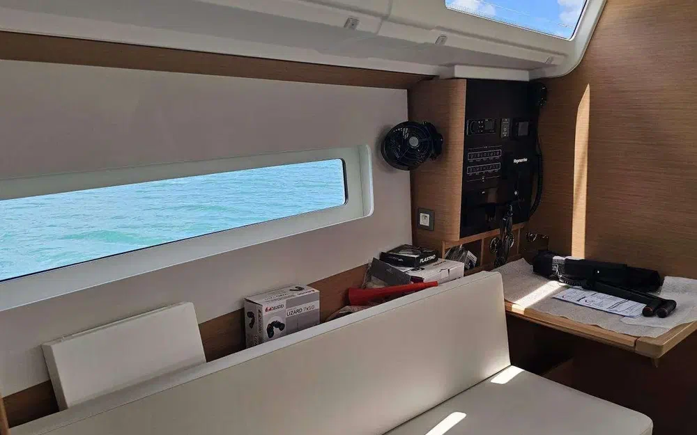 slider 31 Jeanneau Sun Odyssey 380