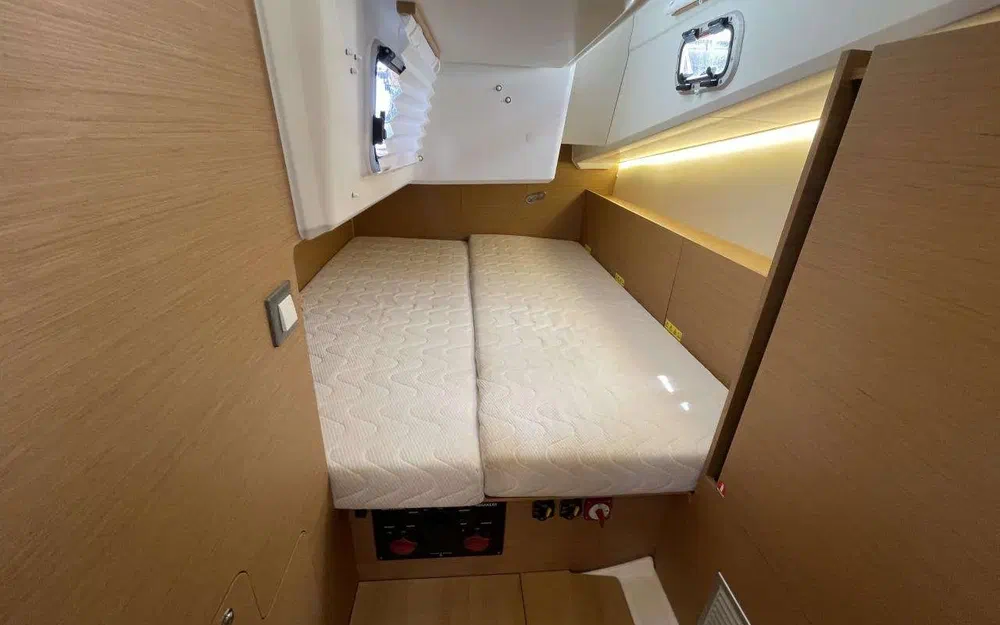 slider 34 Jeanneau Sun Odyssey 380