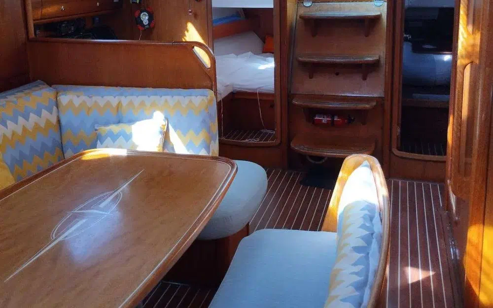 slider 5 Bavaria 42 cruiser