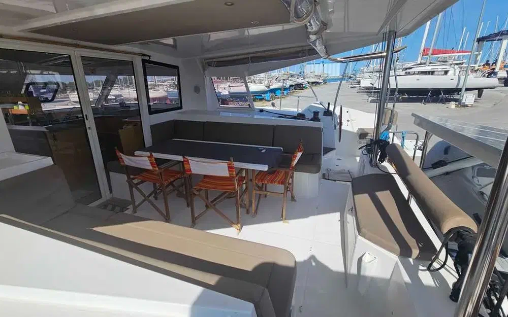 slider 2 Nautitech 40