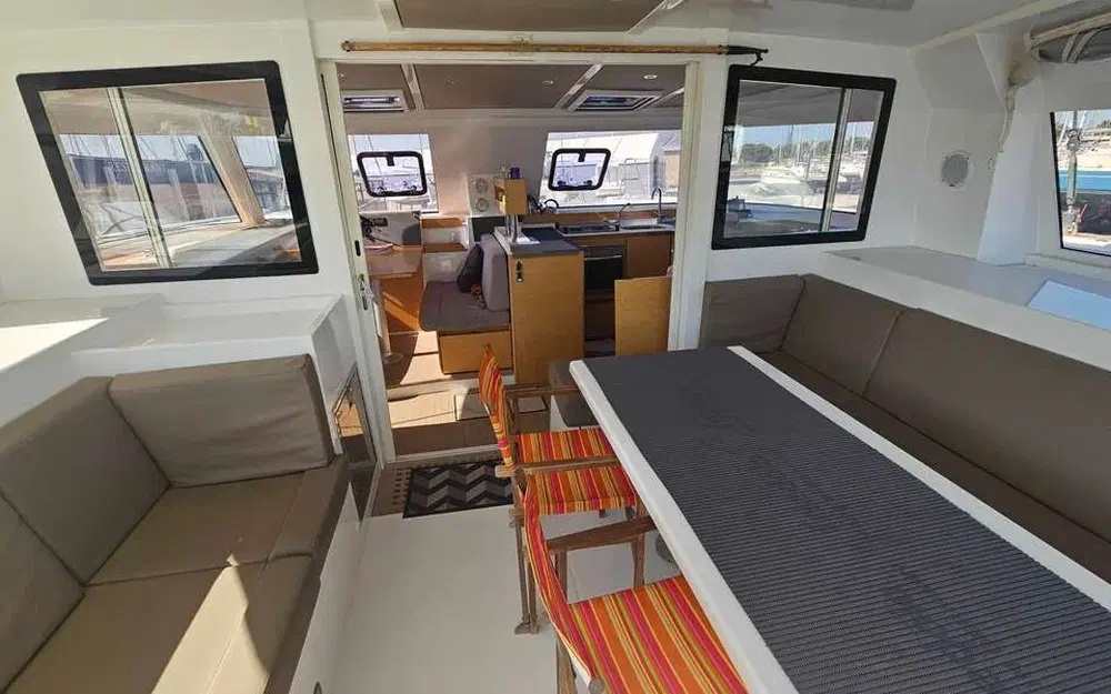 slider 4 Nautitech 40