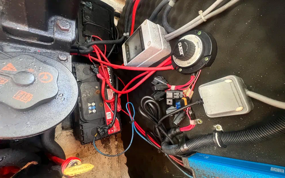 slider 11 Rinker 246 Captiva Cuddy