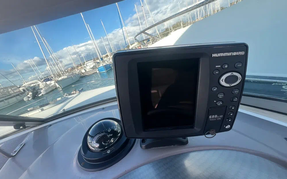 slider 16 Rinker 246 Captiva Cuddy