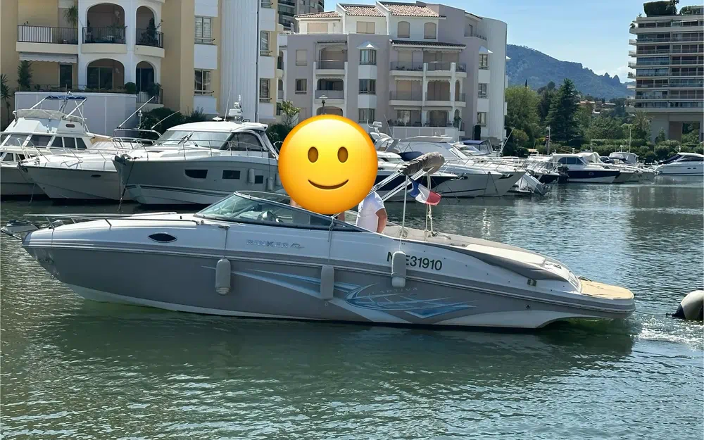 slider 0 Rinker 246 Captiva Cuddy