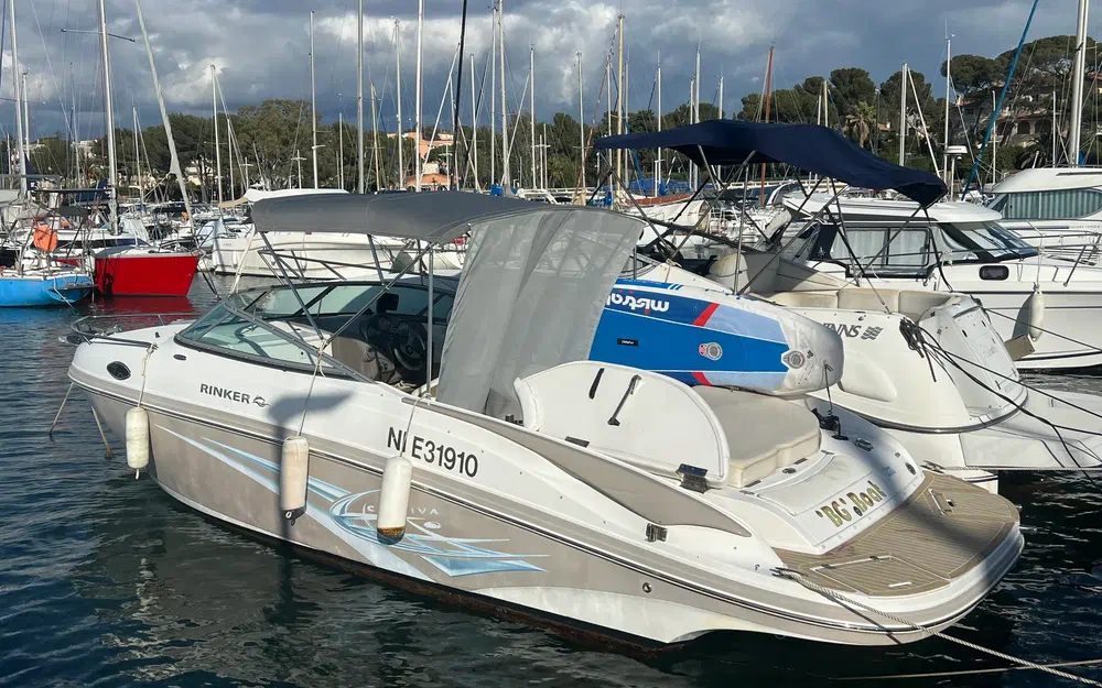 slider 2 Rinker 246 Captiva Cuddy