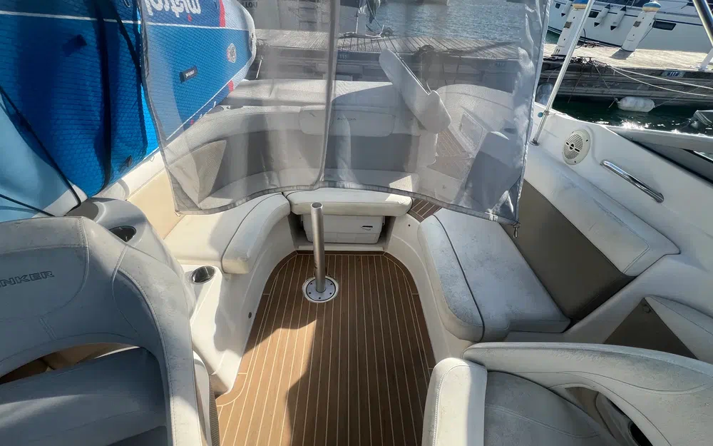 slider 8 Rinker 246 Captiva Cuddy