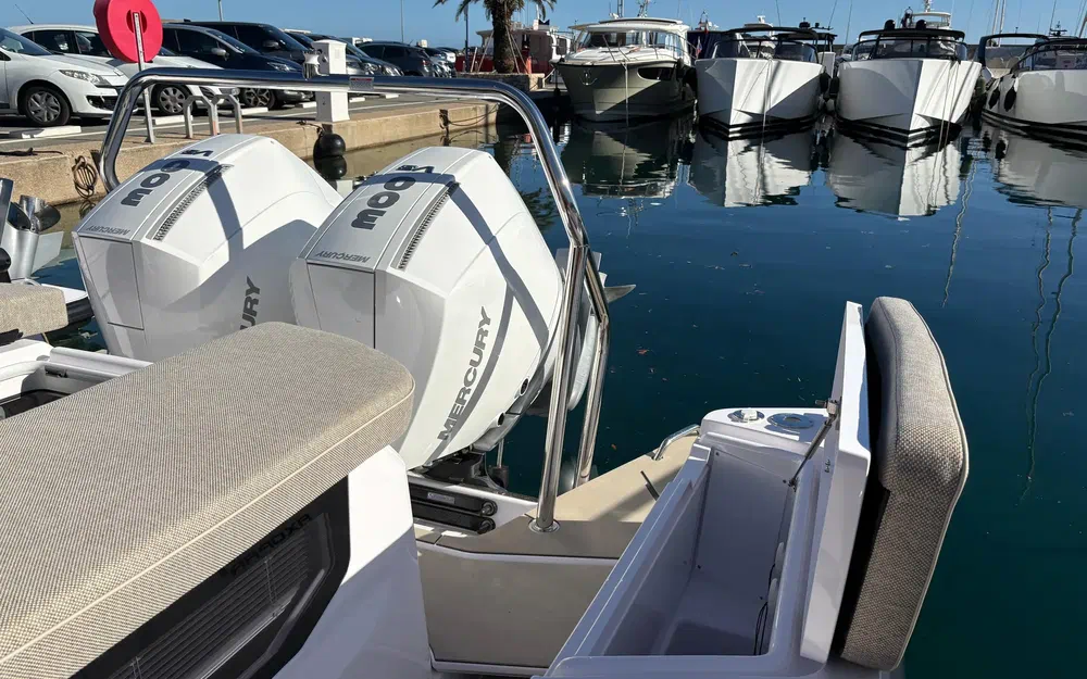 slider 9 Axopar 37 ST