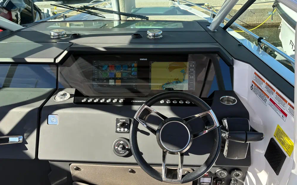 slider 11 Axopar 37 ST