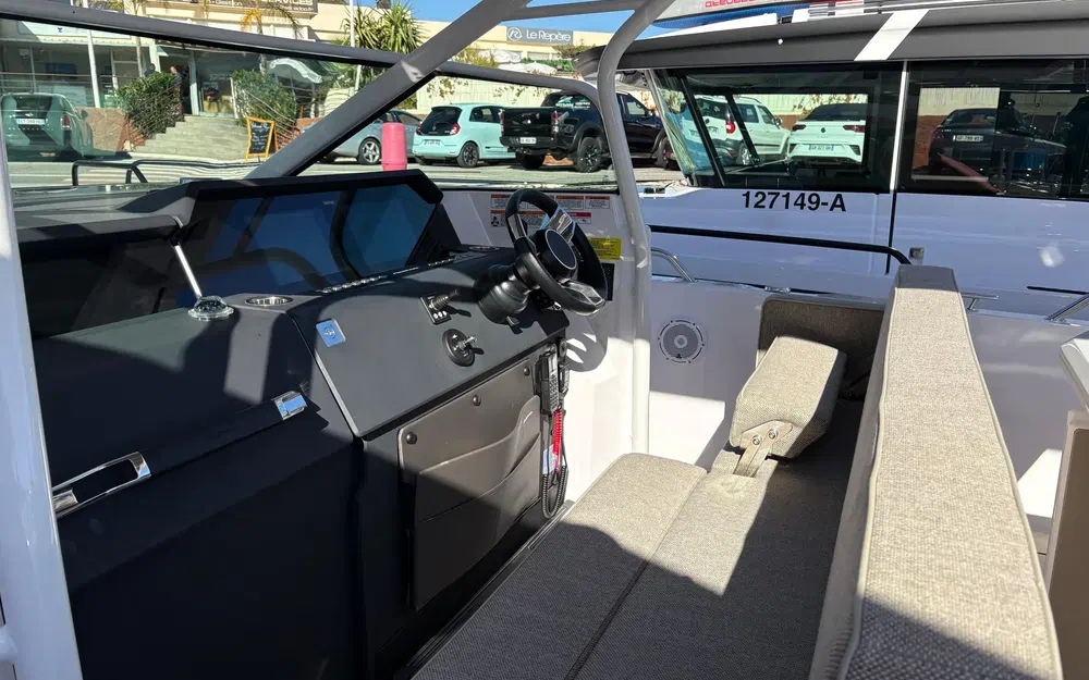 slider 12 Axopar 37 ST