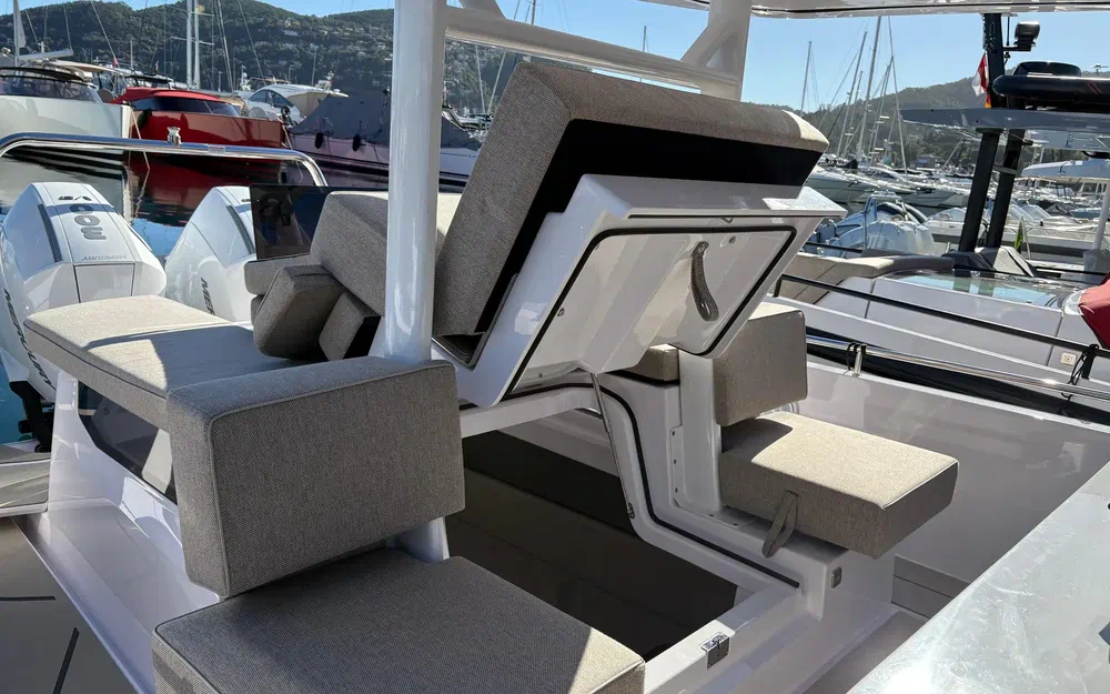 slider 20 Axopar 37 ST