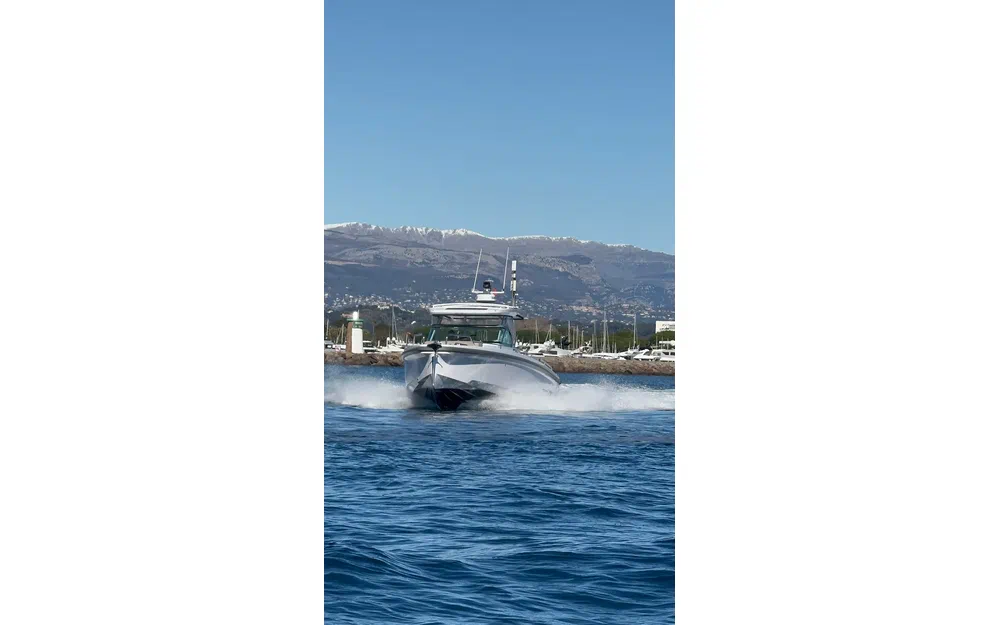 slider 27 Axopar 37 ST