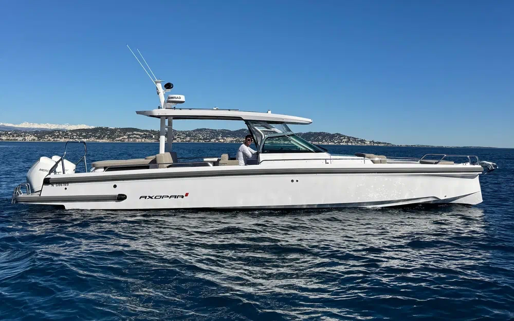 slider 0 Axopar 37 ST