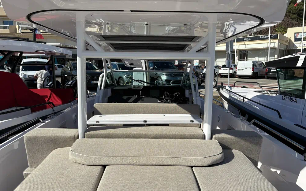 slider 4 Axopar 37 ST