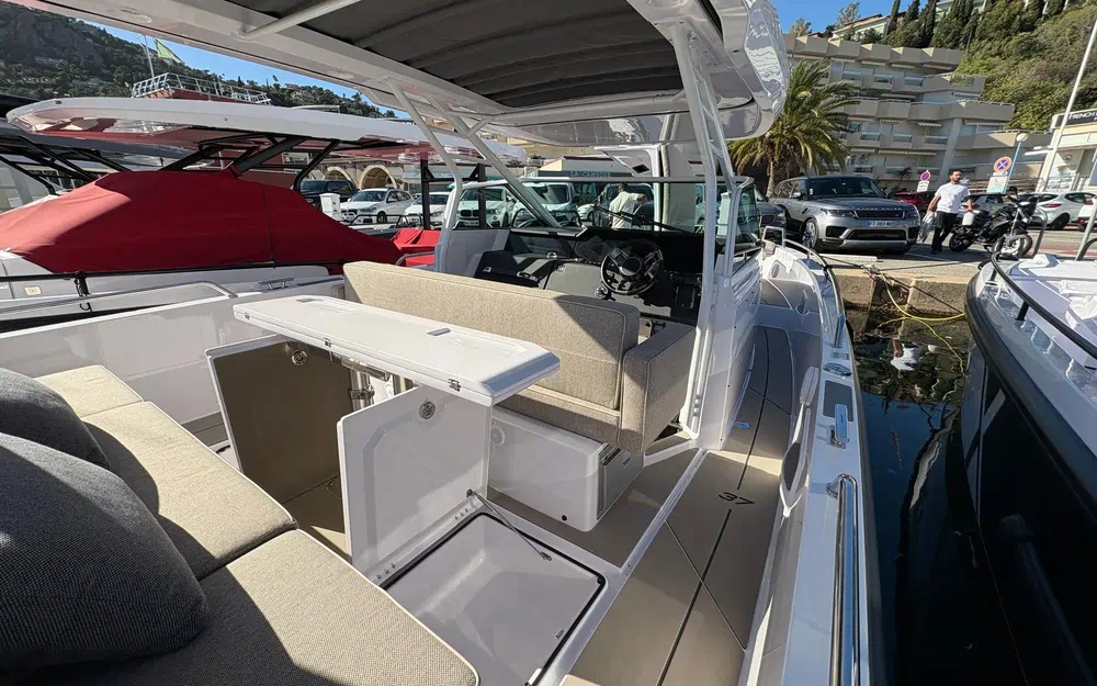 slider 7 Axopar 37 ST