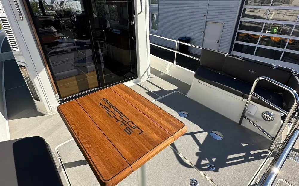 slider 18 Paragon Yachts Paragon 31