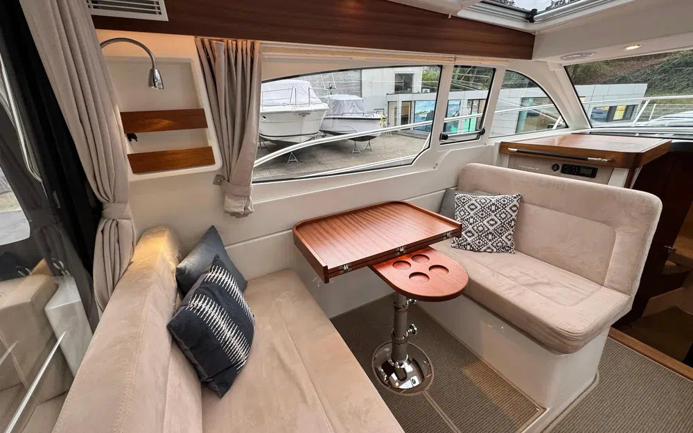 slider 16 Nimbus 305 Coupe