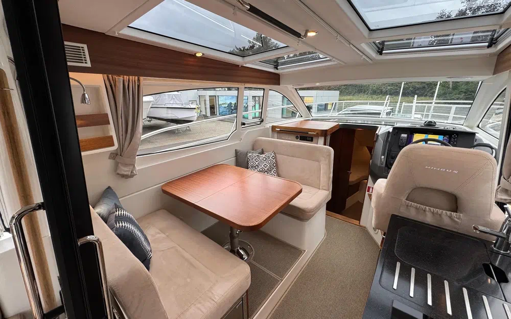 slider 18 Nimbus 305 Coupe