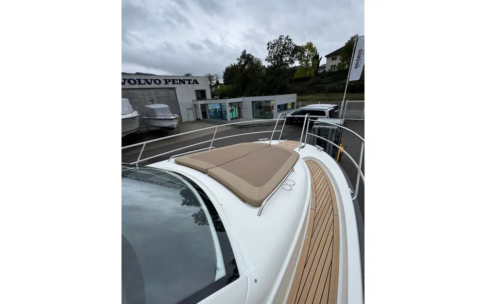 slider 23 Nimbus 305 Coupe