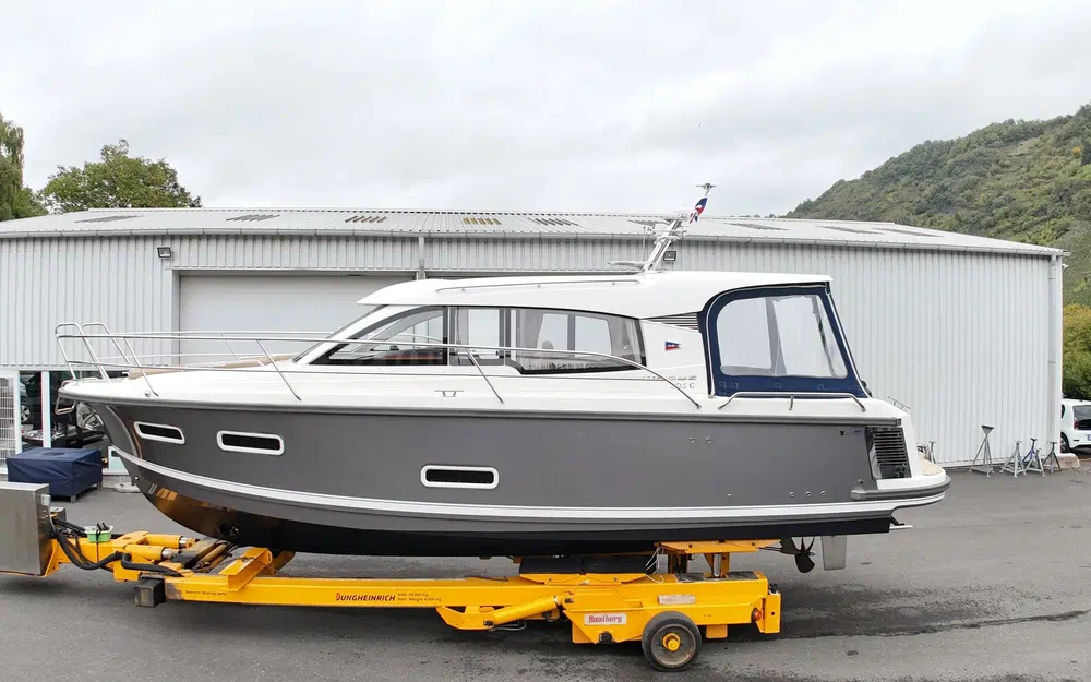 slider 2 Nimbus 305 Coupe