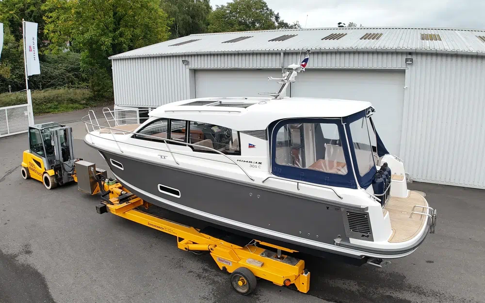 slider 3 Nimbus 305 Coupe