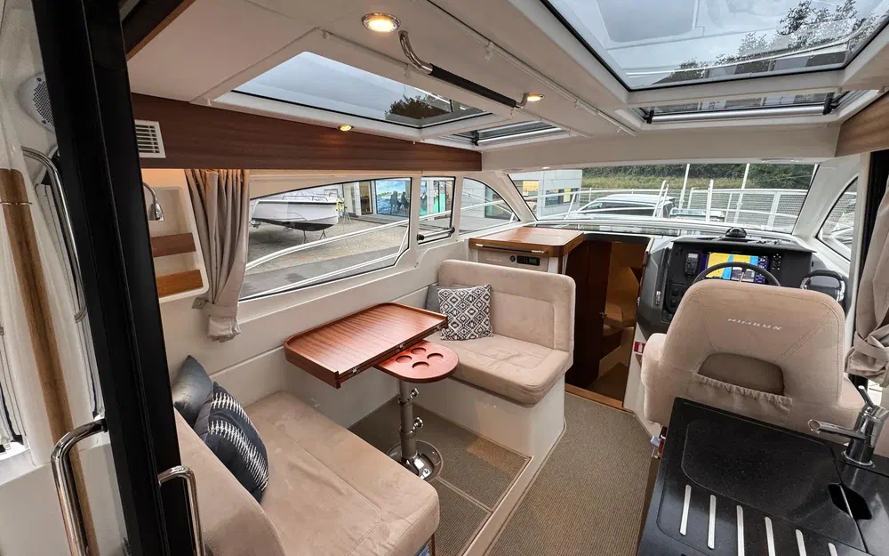 slider 6 Nimbus 305 Coupe