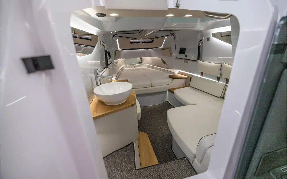 slider 10 Axopar 37 ST