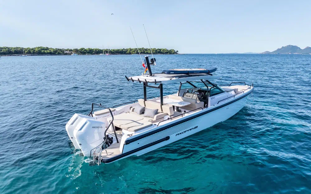 slider 3 Axopar 37 ST