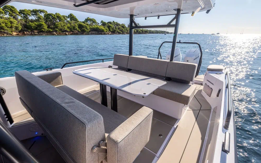 slider 6 Axopar 37 ST