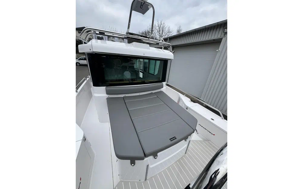 slider 9 Axopar 28 Open