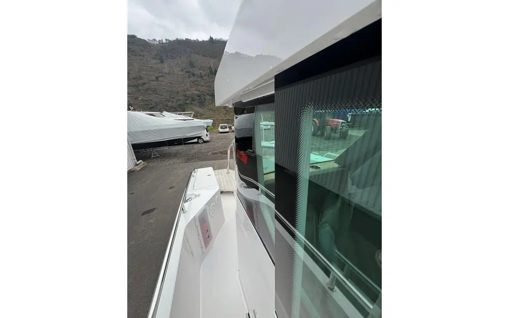 slider 22 Axopar 28 Open