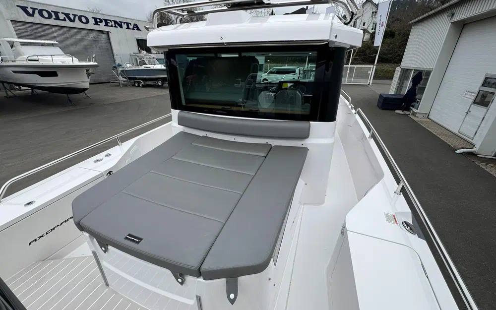 slider 8 Axopar 28 Open