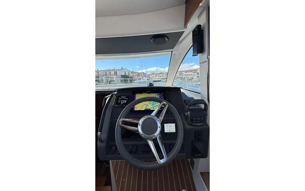 slider 18 Nimbus 305 Coupe