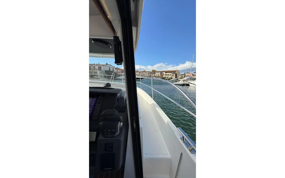 slider 22 Nimbus 305 Coupe