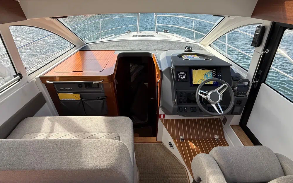 slider 23 Nimbus 305 Coupe