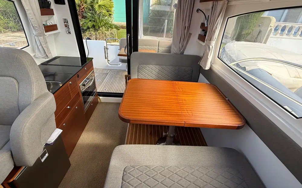 slider 24 Nimbus 305 Coupe