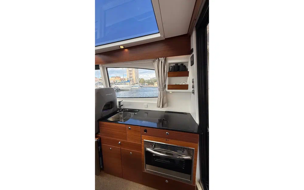 slider 25 Nimbus 305 Coupe