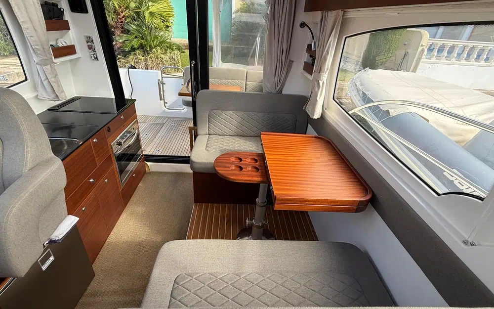 slider 26 Nimbus 305 Coupe