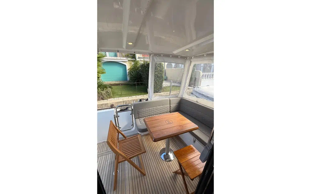 slider 30 Nimbus 305 Coupe