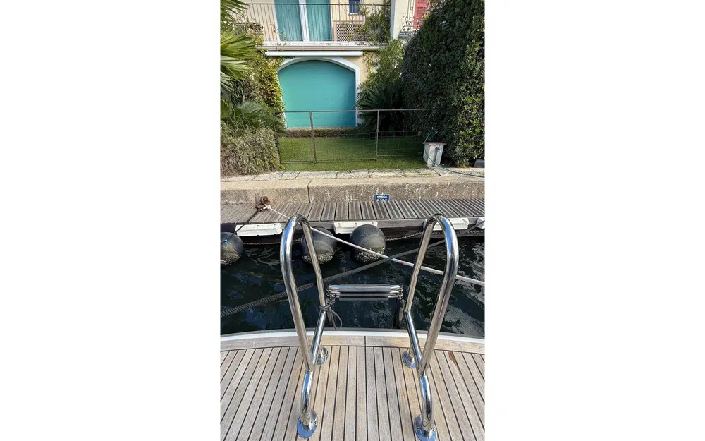 slider 34 Nimbus 305 Coupe