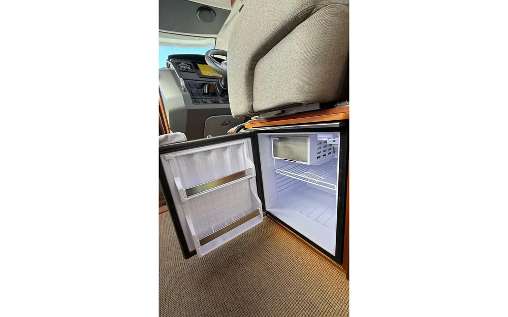 slider 36 Nimbus 305 Coupe