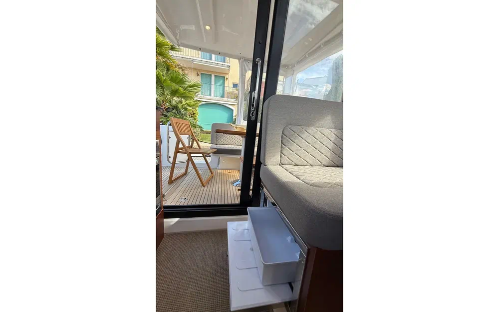 slider 37 Nimbus 305 Coupe