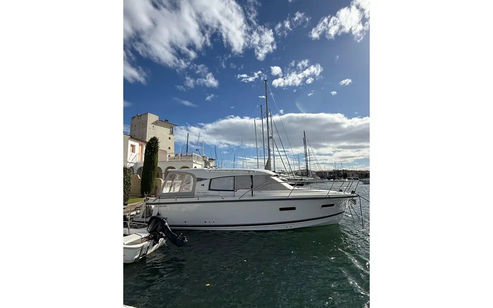 slider 42 Nimbus 305 Coupe