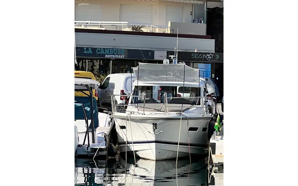 slider 44 Nimbus 305 Coupe