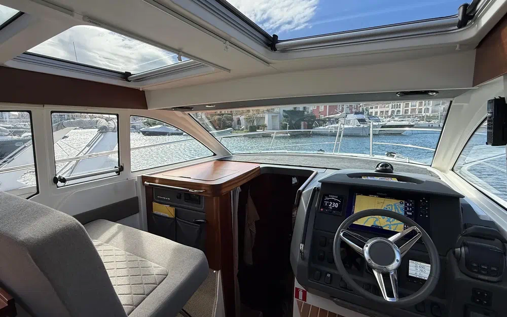 slider 7 Nimbus 305 Coupe