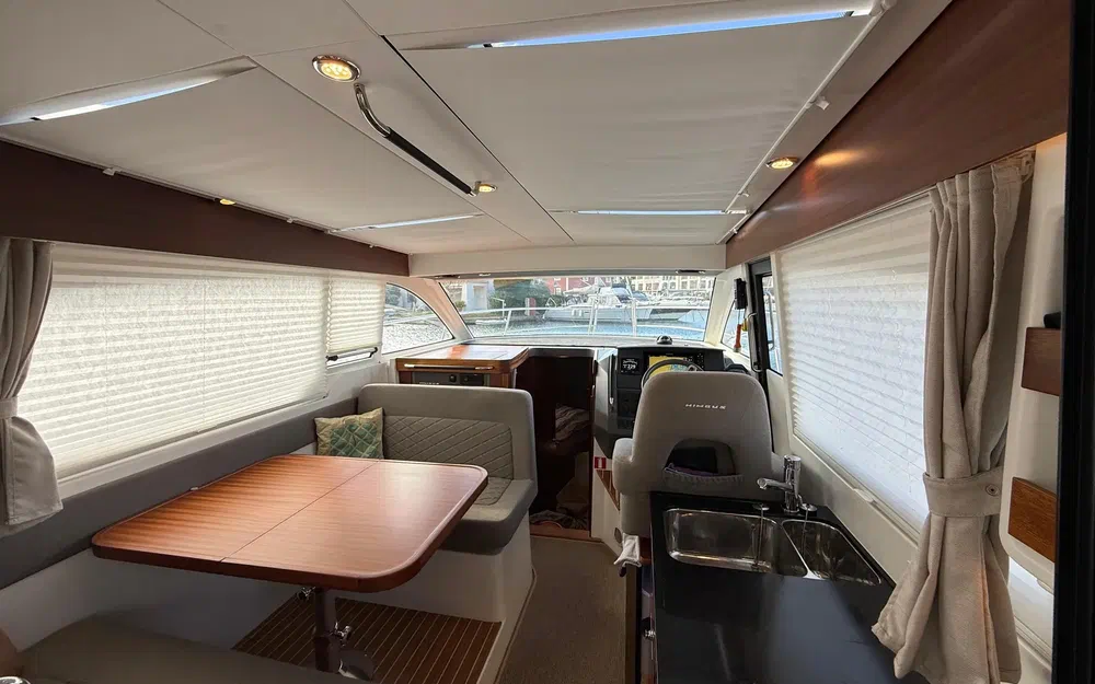 slider 8 Nimbus 305 Coupe